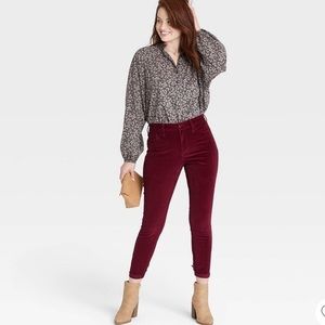 Banana Republic Mid Rise Skinny Corduroy Pants, size 32L